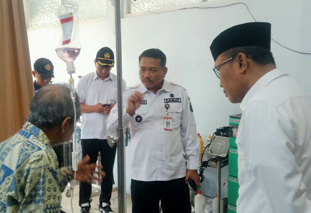 camat-puger-kunjungi-lansia-terlantar-di-puskesmas-kasiyan-pastikan-mendapatkan-perawatan-dan-pendampingan-20261022