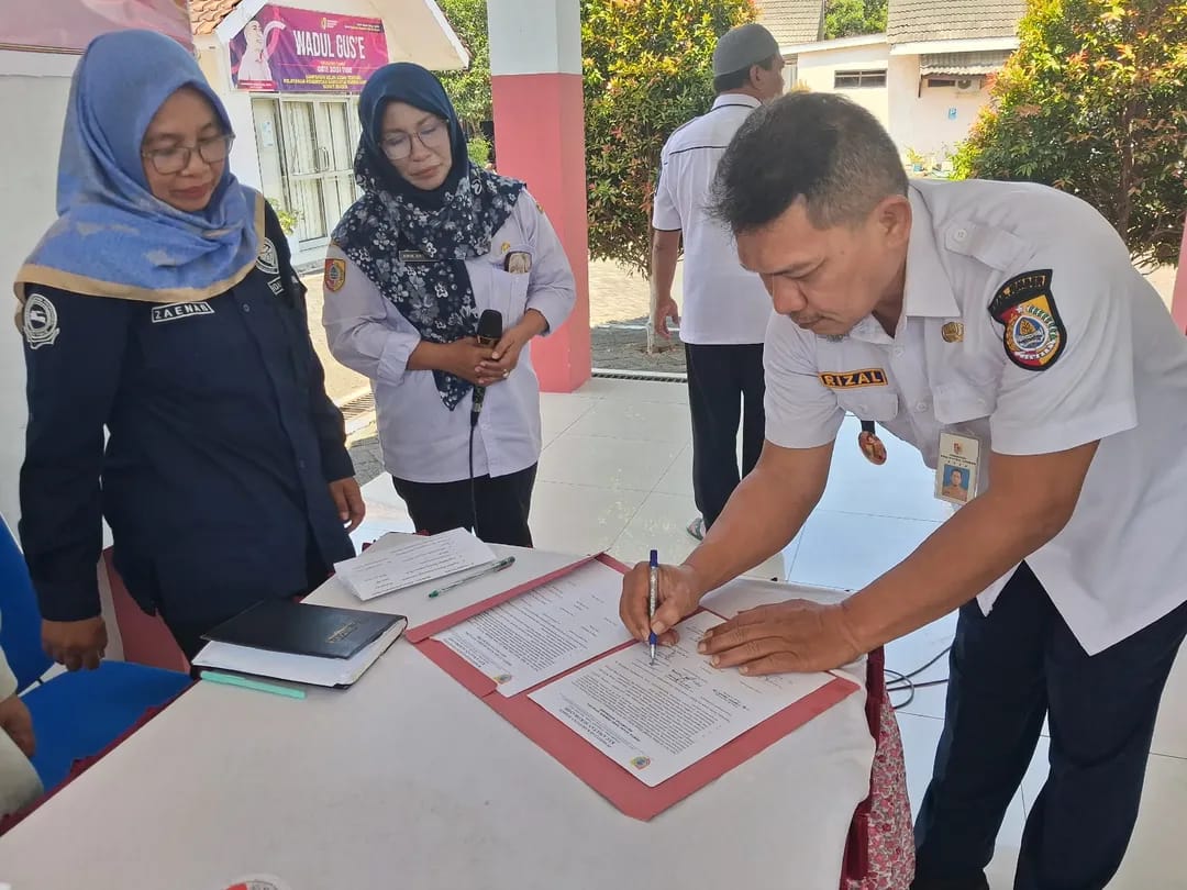 camat-sukorambi-tekankan-komitmen-lintas-sektor-dalam-penandatanganan-kesepakatan-hasil-rembug-stunting-lanjutan-20261022