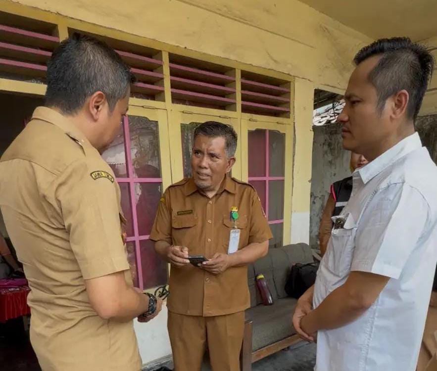 nakes-puskesmas-kencong-jemput-bola-pastikan-lansia-dan-penyandang-disabilitas-tetap-terlayani-20261022