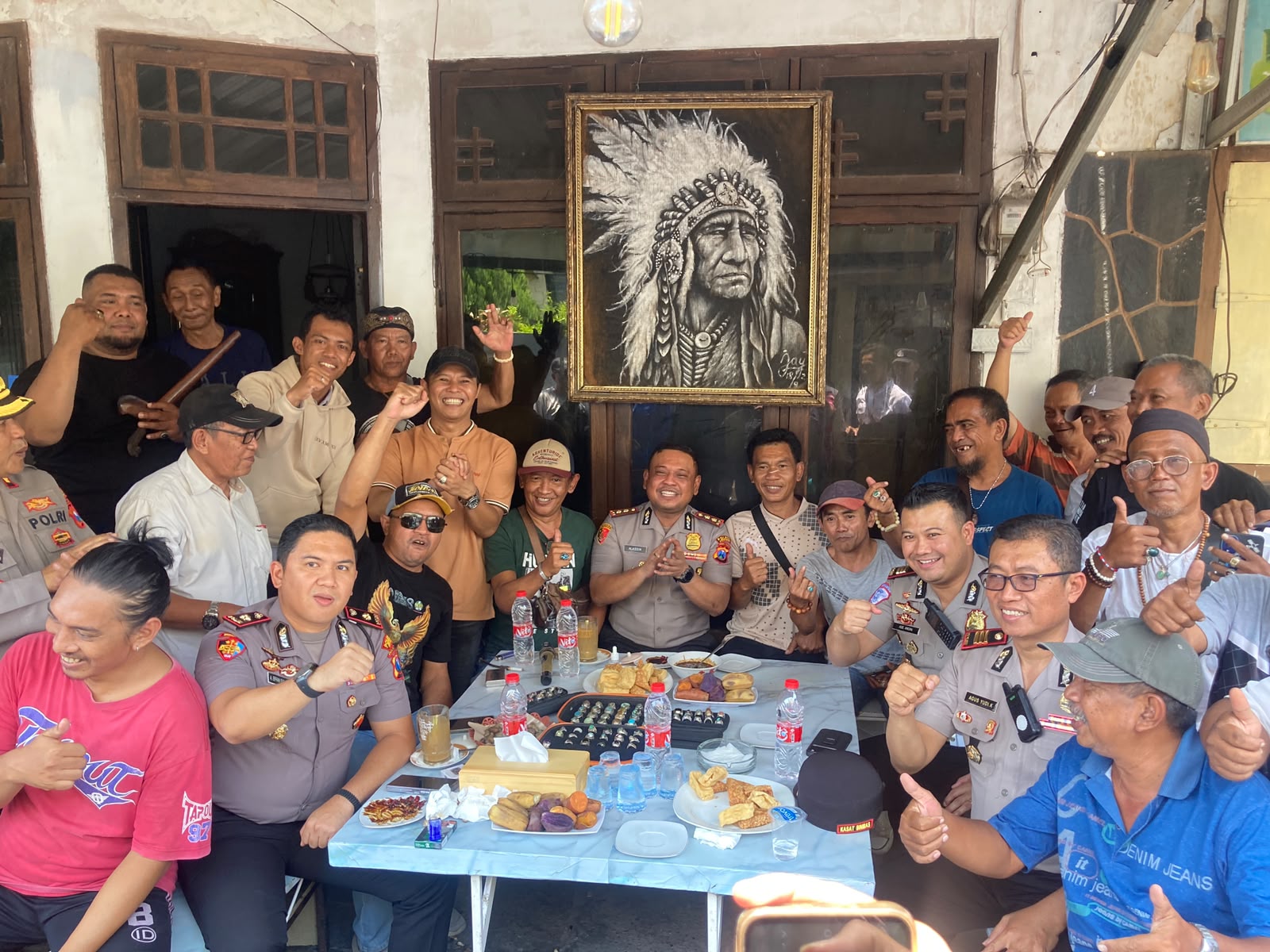 polres-jember-gelar-cangkrukan-bersama-masyarakat-perkuat-kedekatan-dan-kepercayaan-20261022