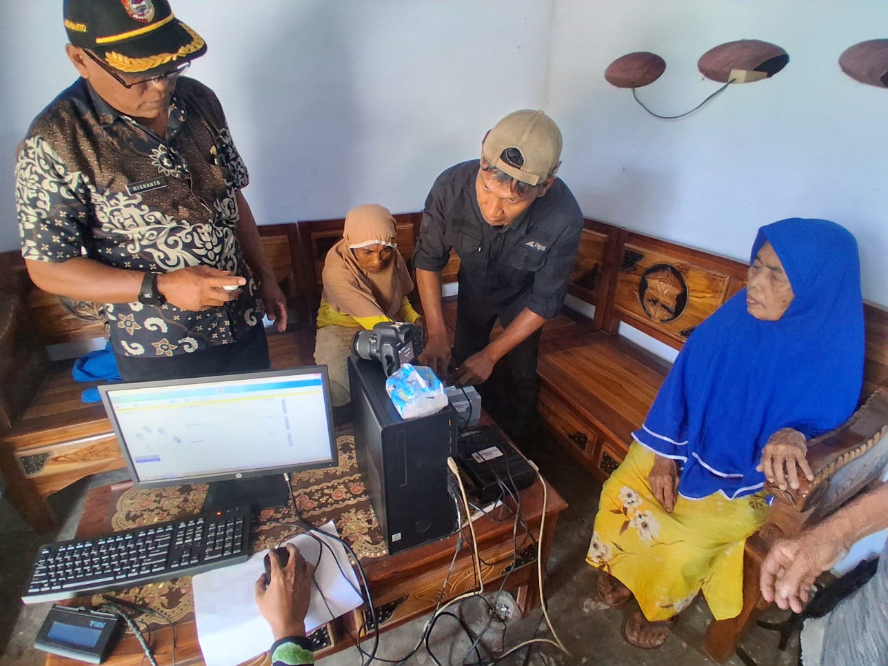 peta-cinta-goes-to-rtrw-layani-perekaman-ktp-luluk-warga-disabilitas-di-dukuhmencek-20261022