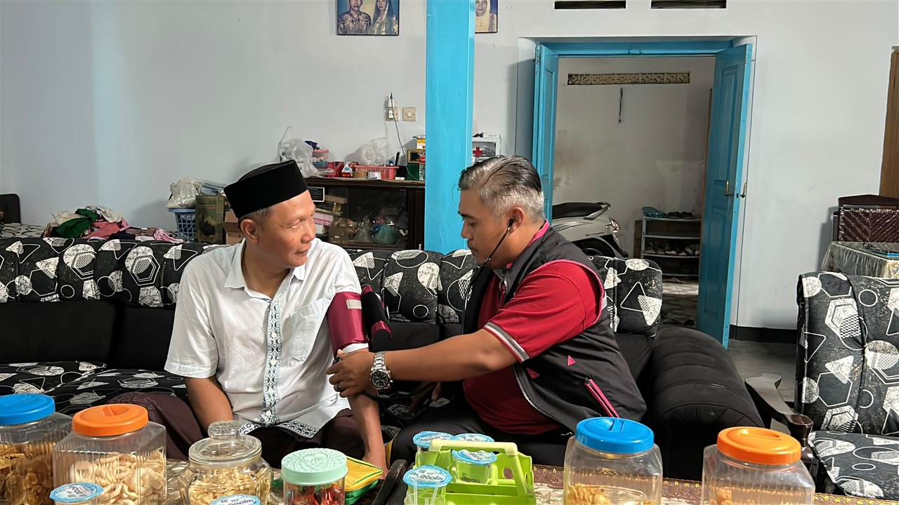 didatangi-petugas-kesehatan-ke-rumah-warga-semboro-rasakan-manfaat-homecare-20261028