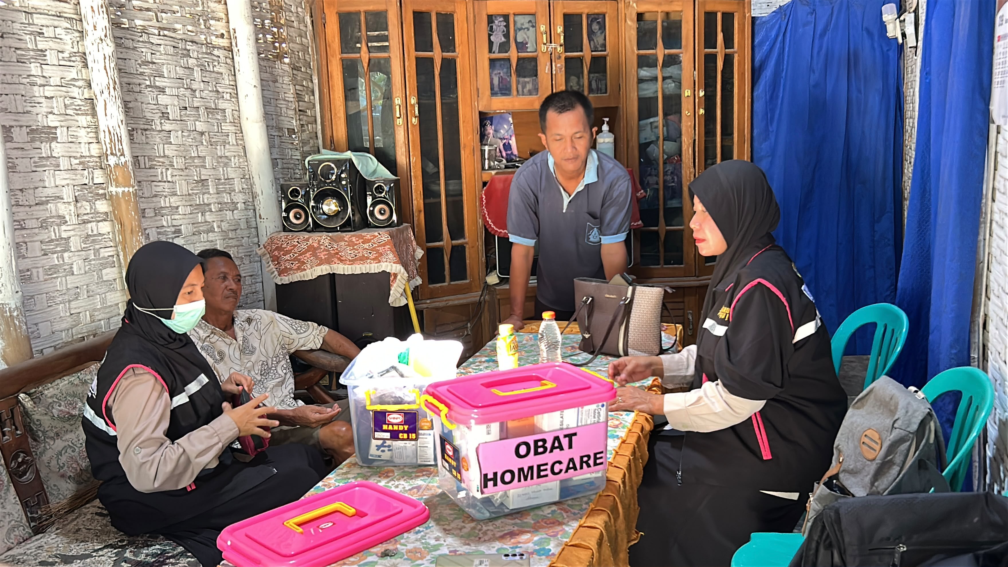 homecare-sambangi-warga-disabilitas-di-rejoagung-petugas-lakukan-pemeriksaan-kesehatan-20261028