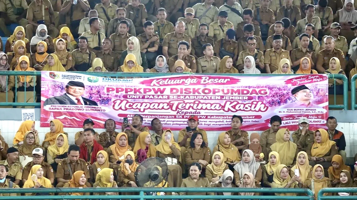 diskopukmdag-jember-hadiri-penyerahan-sk-pppk-gus-fawait-tegaskan-komitmen-tak-merumahkan-pegawai-20261027