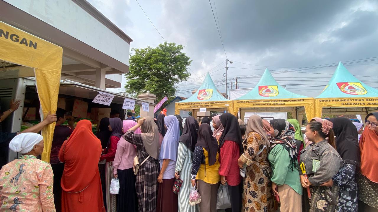 diskopumdag-jember-gelar-pasar-murah-gempita-di-selodakon-hadirkan-beragam-kebutuhan-warga-20261028