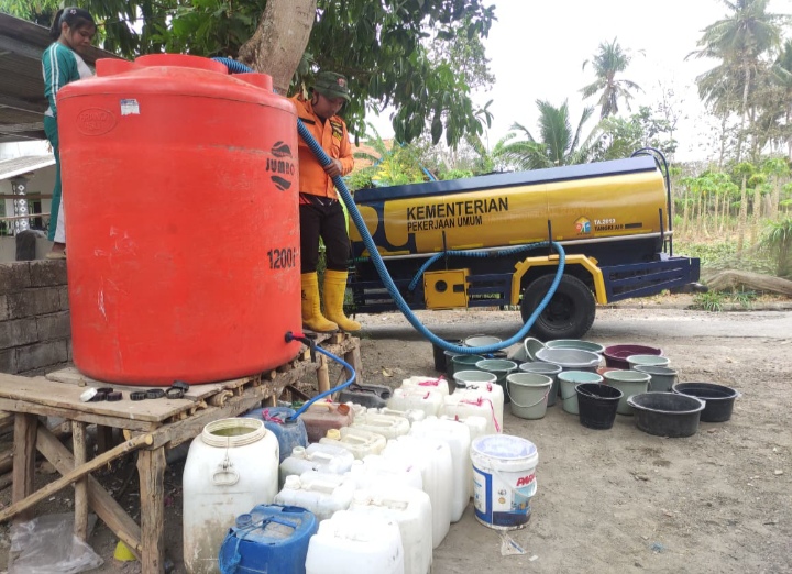 kekeringan-melanda-pondokrejo-jember-117-kk-terima-bantuan-5000-liter-air-bersih-20261028