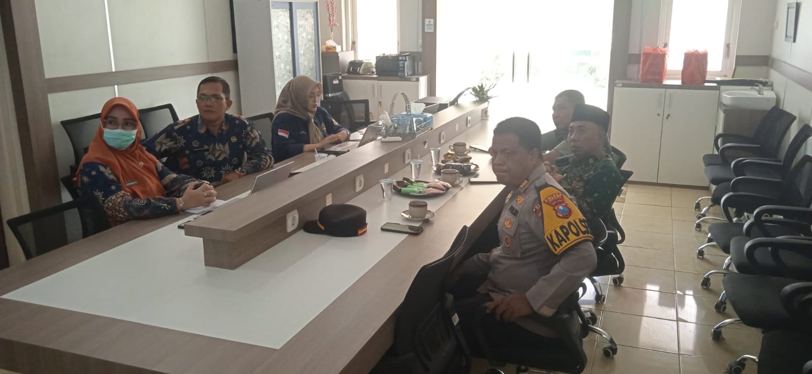 camat-semboro-hadiri-rapat-koordinasi-di-smkn-8-jember-perkuat-sinergi-pengamanan-kegiatan-sekolah-20261029
