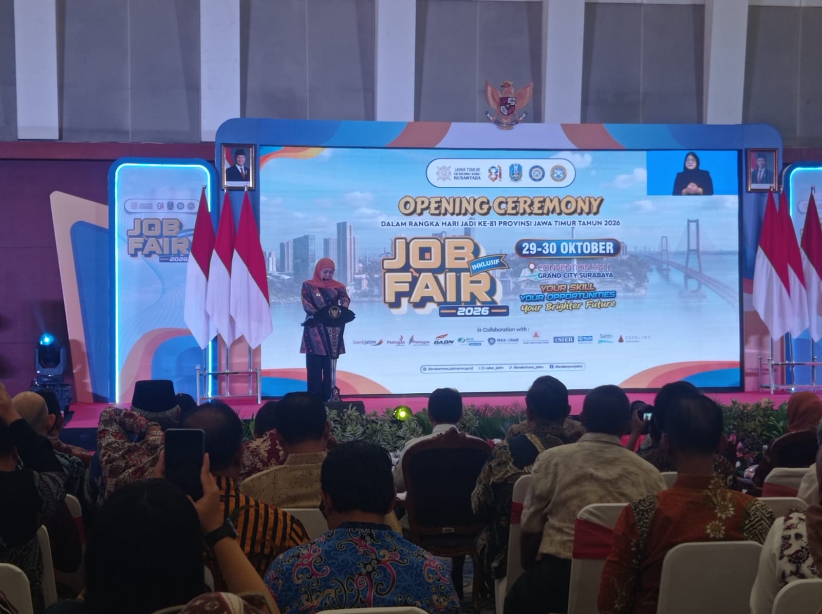 disnaker-jember-hadiri-job-fair-provinsi-jatim-di-surabaya-perluas-akses-informasi-bagi-tenaga-kerja-jember-20261029