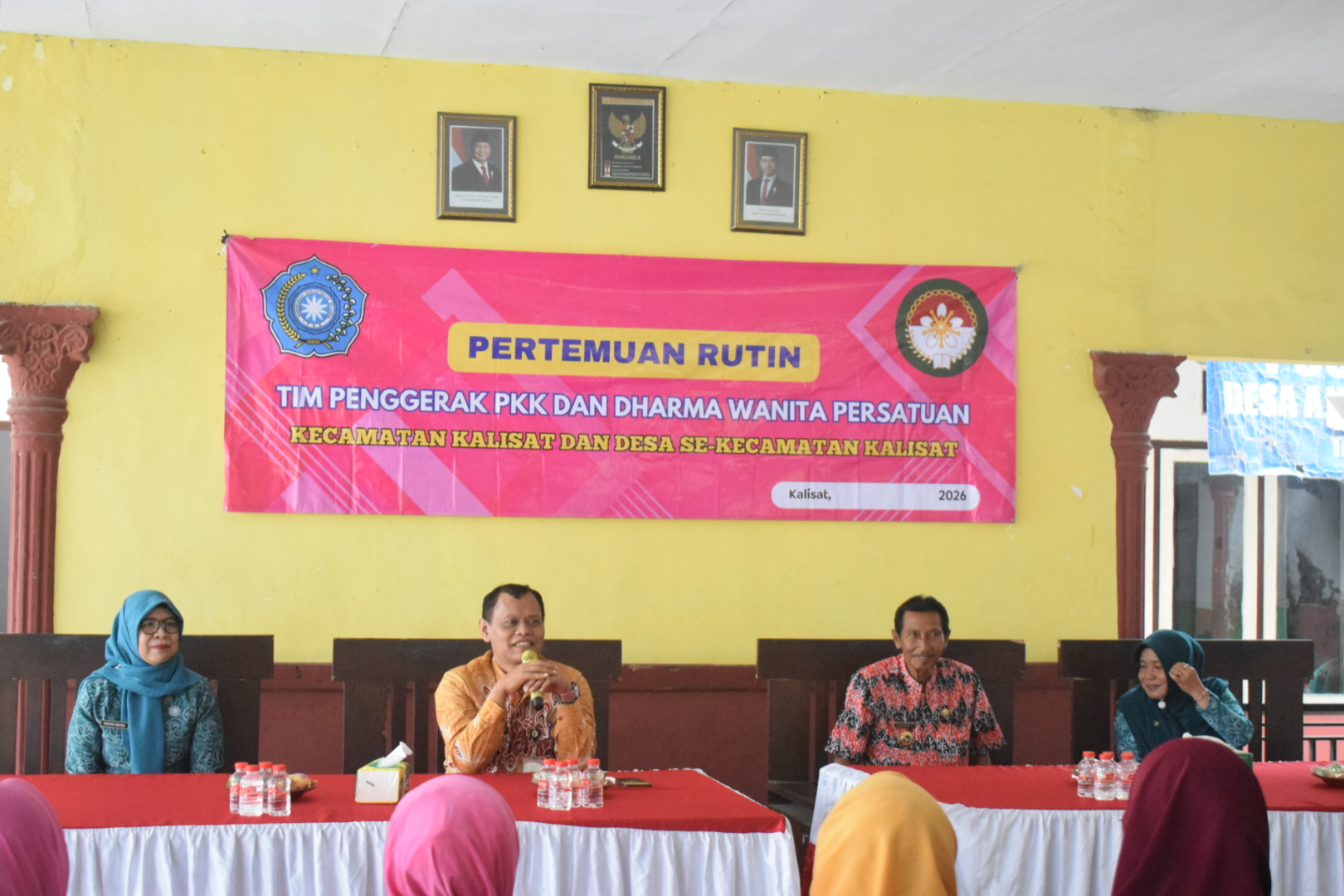pertemuan-rutin-tp-pkk-kecamatan-kalisat-camat-dorong-sinergi-melalui-aksi-nyata-20261031