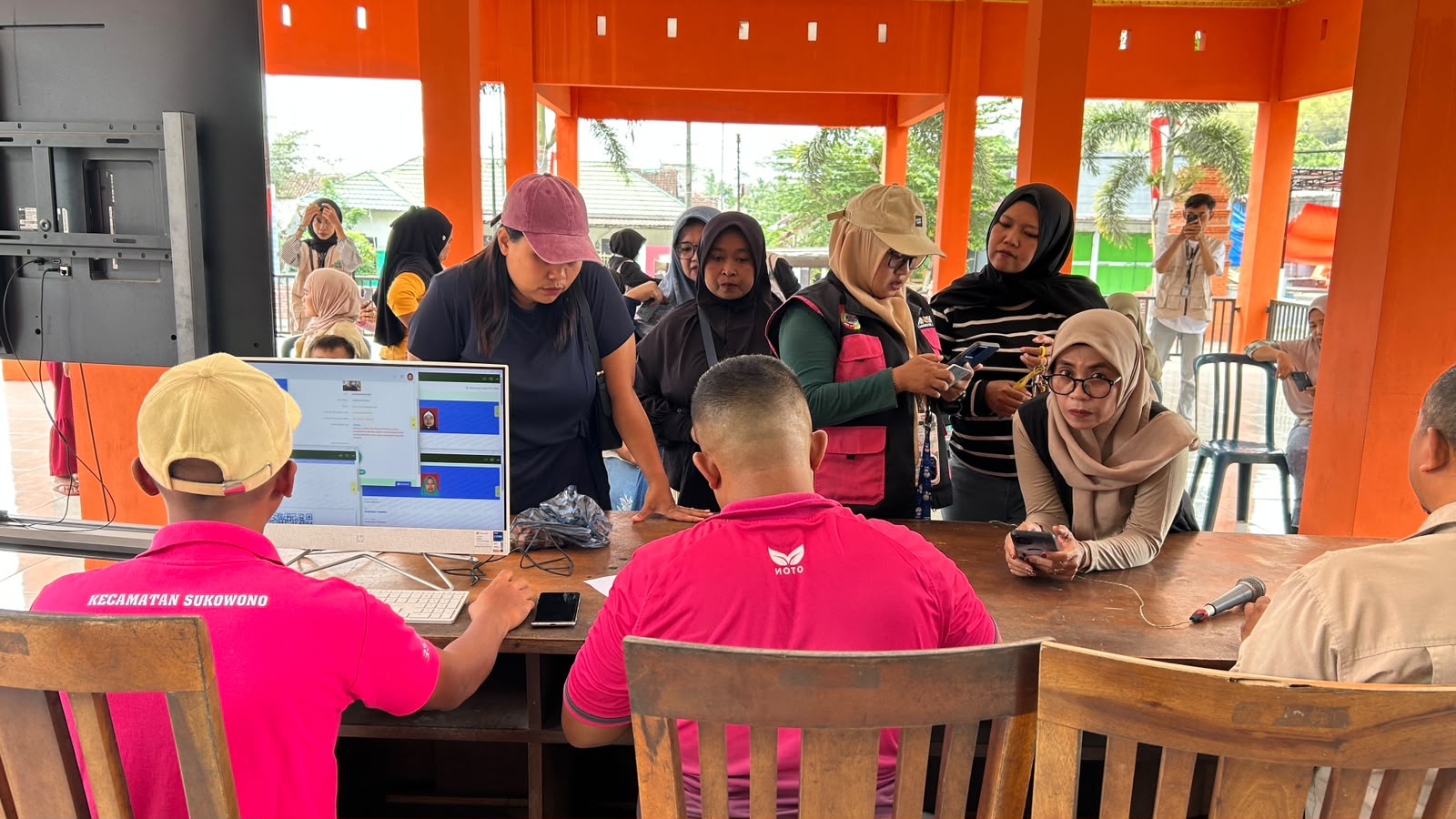 tak-perlu-jauh-ke-kantor-layanan-ikd-on-the-spot-hadir-langsung-di-desa-baletbaru-20261031